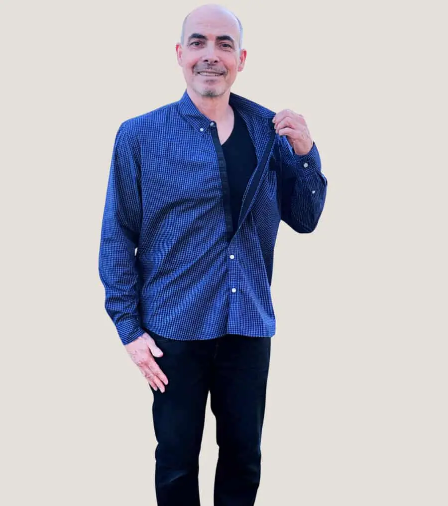 chemise-bleue-fermeture-avec-aimants